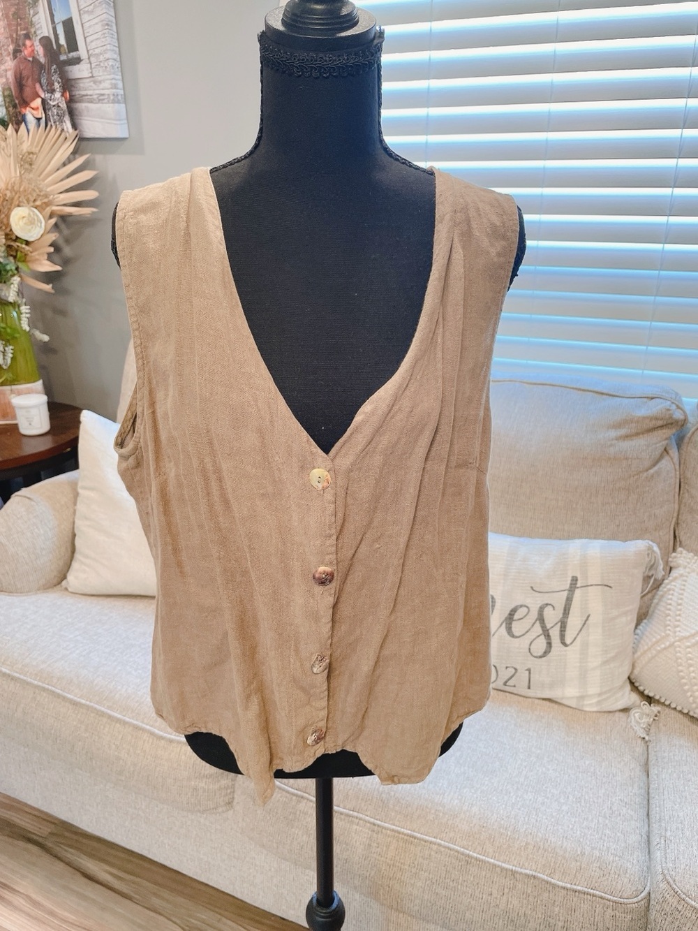 Match Point Tan Linen Vest